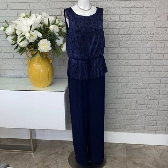 Connected Apparel Sleeveless Pleated Navy Jumpsuit Size 12 - Picture 1 of 8
